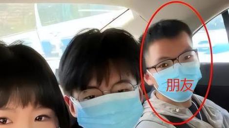 孙卓假期与发小故地重游，孙海洋得知后反应显格局，网友赞不绝口