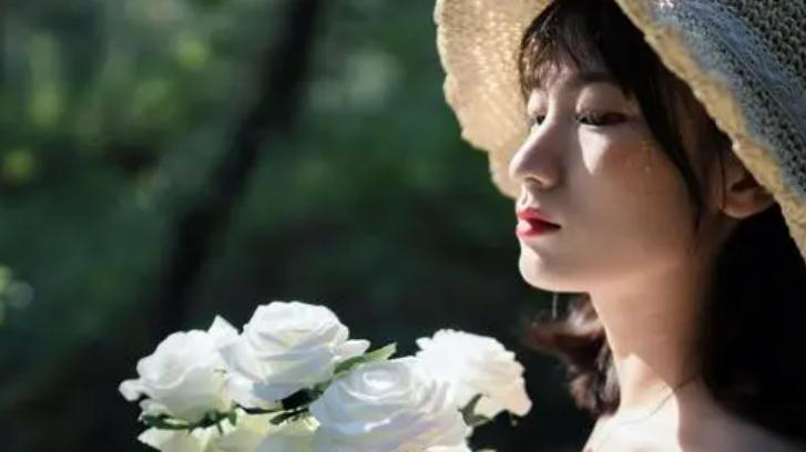 打心眼里嫌弃老婆的男人，会有3个本能的“反应”，女人别不知道