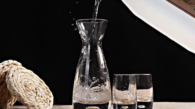 我国4大“尴尬酒”，行家整箱囤着喝，为何外行人却看不上