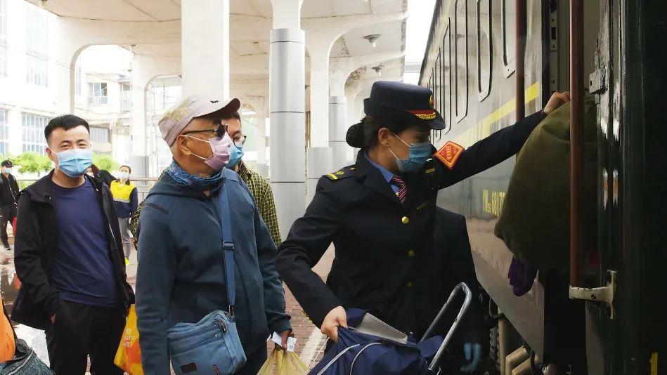 踏上归程回家过年但防护不能忽视更不能放飞自我