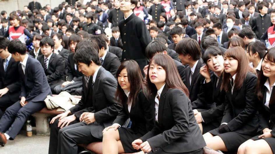 招聘|又一国企公考招聘，包吃包住为何还“无人问津”？原因太过现实了