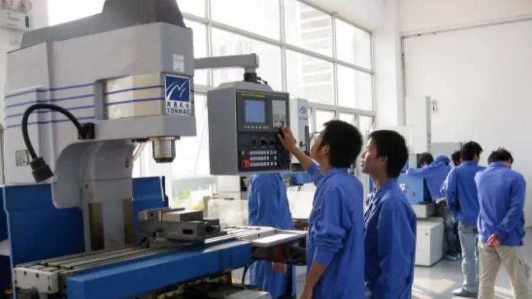 Java|美国断供“芯片之母”，中国企业怎么办？