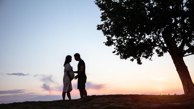 女子出轨邻居5年，为长期厮混共谋杀死丈夫，落网后互相推责