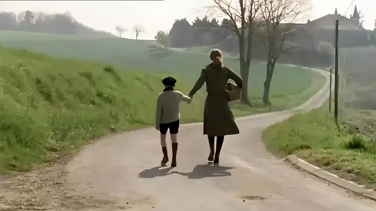 女孩|《沉静如海》：9.2分，最干净感人的战争爱情片，却被名字耽误