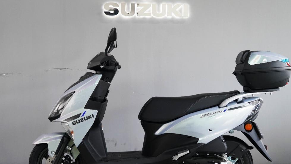 与UY撞脸的两款国产踏板车，天鹰游艇125与望江U2