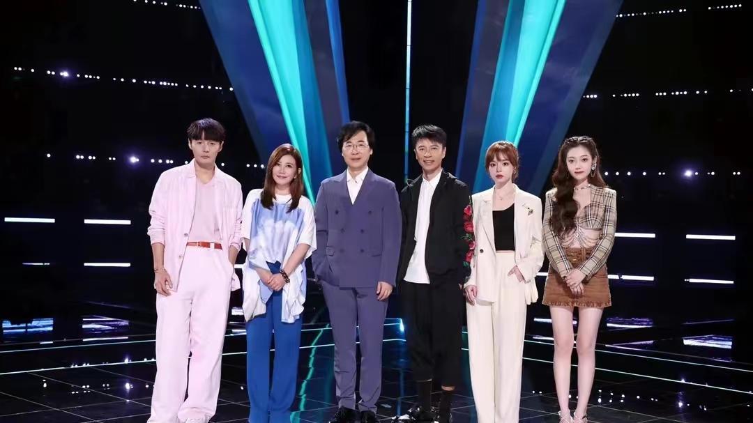 李玟|刚接替廖永昌，李玟就搞出事，《好声音》节目组惹得一身麻烦