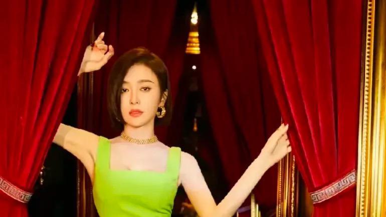 女人味|43岁秦岚真有女人味，穿绿色长裙秀“花瓶”身材，美艳不输小姑娘