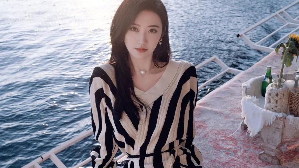 景甜|景甜，34岁至今单身未婚的她，美得让人窒息