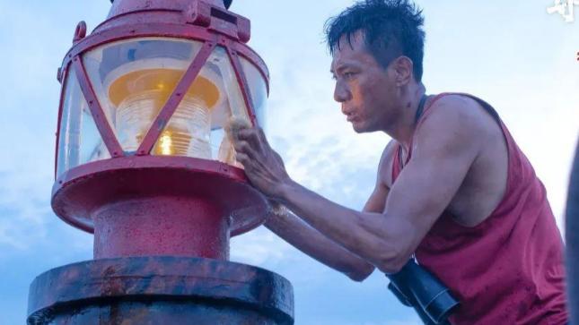 影视解说|影评《守岛人》：把普通的日子过成了诗，属于温暖的电影