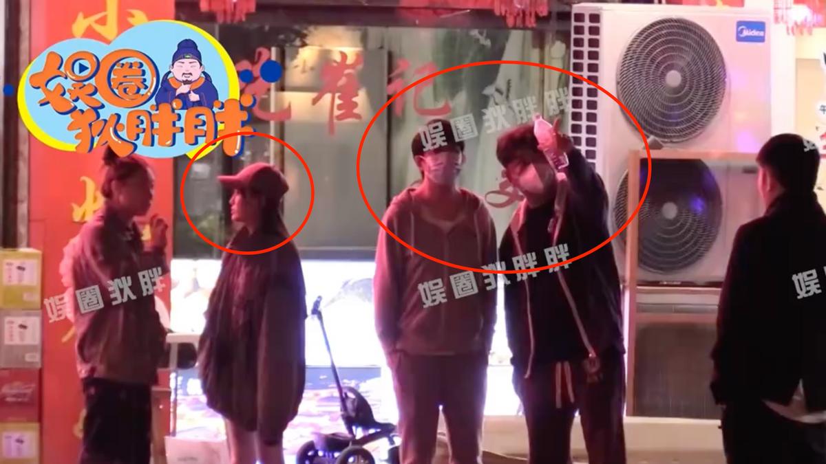 潘粤明|潘粤明带女友深夜聚餐！女方穿紧身裤双腿修长，恋爱5年疑似同居