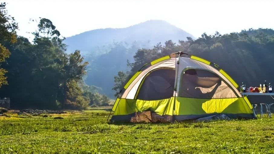 露营|露营成为年轻人新兴旅行形式，露营场地露营和野外露营比较有好处