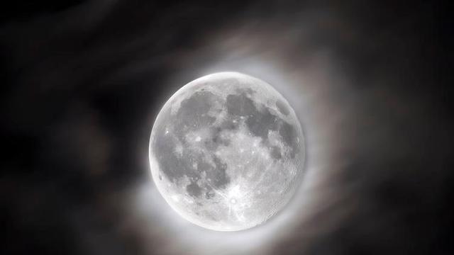 月球背面的“秘密”被揭开？中国卫星传回图像，其实霍金没说错