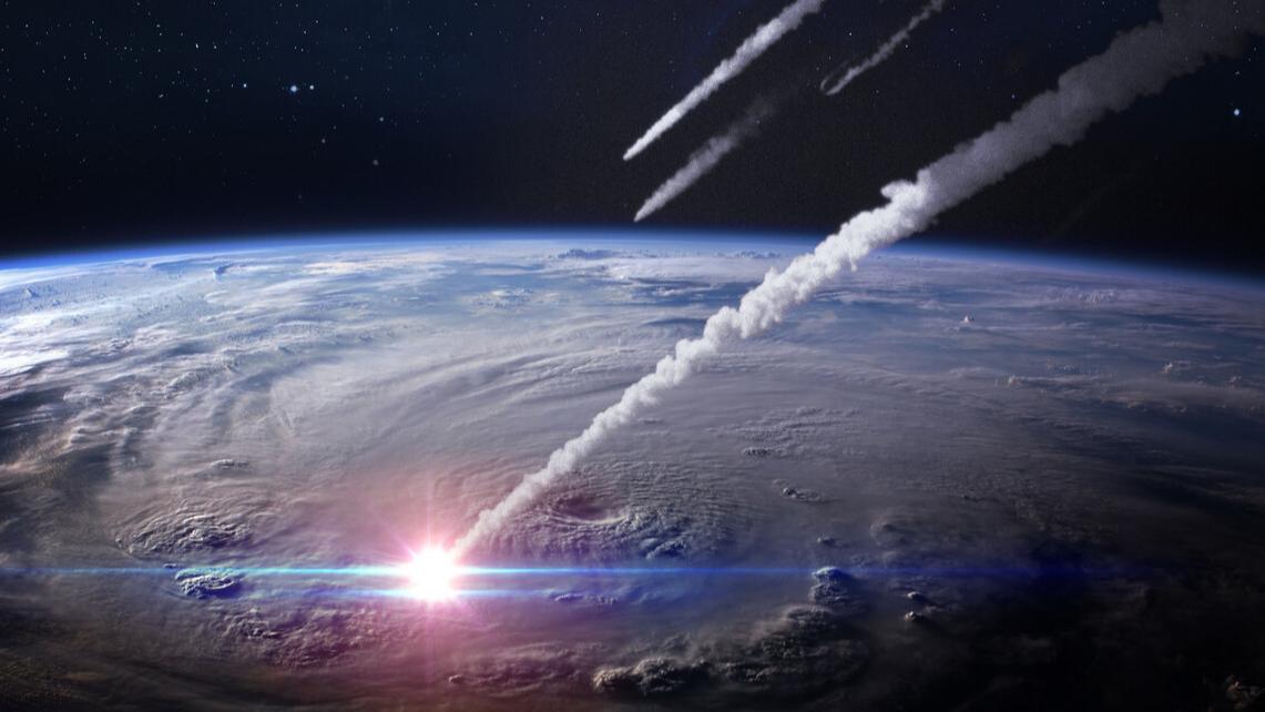 小行星威胁不断，天文学家：人类正被锁死在地球和太阳系