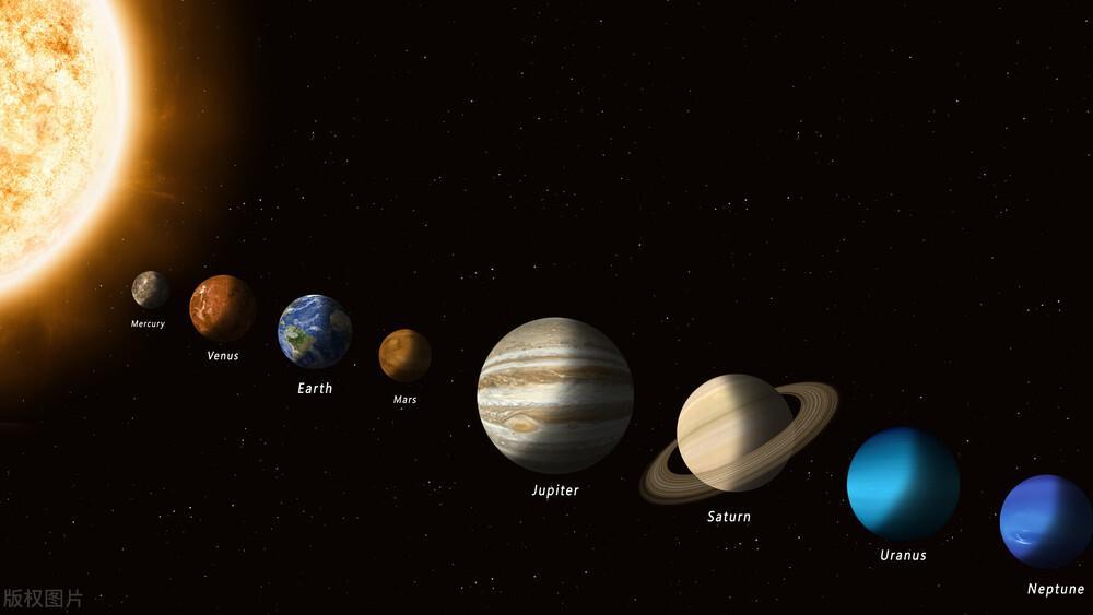 看了月球上的五星红旗，美国登月又被质疑，为什么美国国旗能飘动