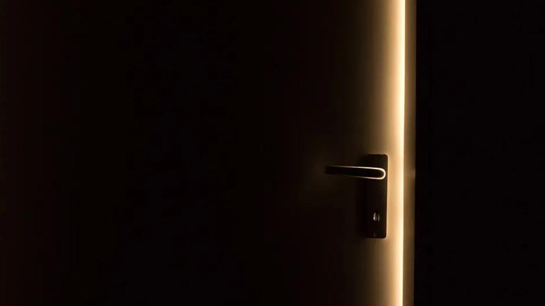 |“养老大厂”缩紧招聘，暗示了什么？