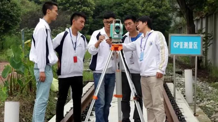 大学|专科就业很好的3个专业，人才需求量大，工作很容易找