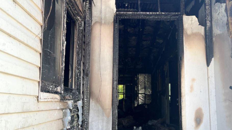 圣诞节外出就餐家中惨遭大火焚毁，塔州一户八口无家可归