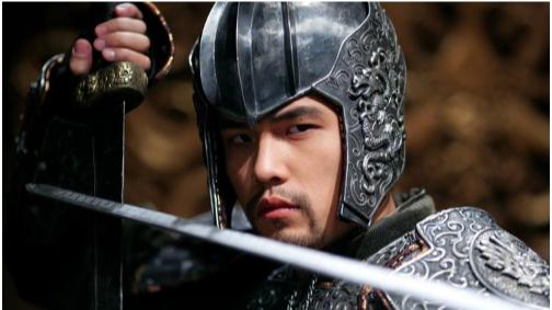 张艺谋|当年张艺谋拍摄《满城尽带黄金甲》，合伙人强行把小天王周杰伦塞进来，挤掉了黄轩