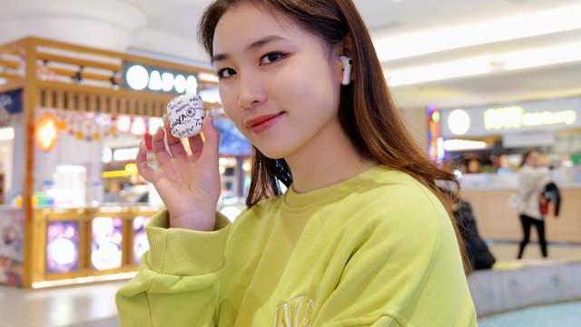 相机|新款个性耳机开箱，这或许是涂鸦艺术与数码玩物最前卫的一次碰撞