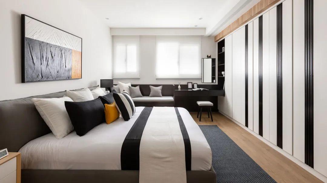 带大家看一套118平米的三房，装修得简洁素雅，干净明亮！