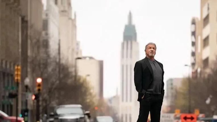 美剧|高分美剧：76岁史泰龙首次主演，直男爽剧感受一下！