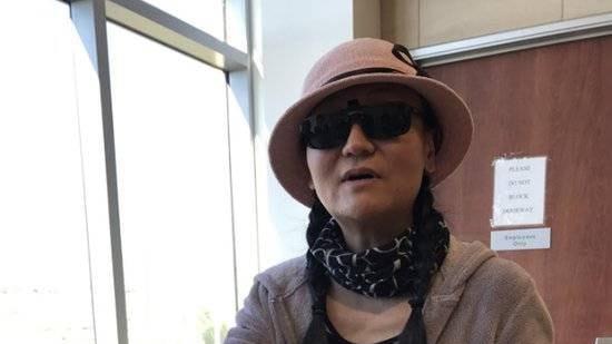 央视|央视女主持曹晴状告外国丈夫：在这没护照没钱，就连吃饭都成问题