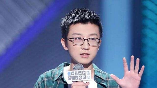 脱口秀大会5|《脱口秀大会5》不好笑了？呼兰一针见血：表演没有跟上人的生活！