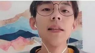 童颜|31岁“童颜爸爸”走红，被网友误认是初中生，父子同框像兄弟