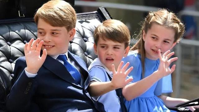 姐姐|4岁半的路易王子，穿一身校服见校长超自信，还双手插兜又酷又萌