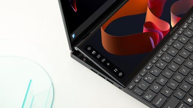 笔记本|一块屏不够，我要两块！华硕灵耀X双屏 Pro 2022上手：干活很高效