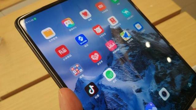 小米科技|小米再出“王炸”：折叠屏+210万像素，定价高达8999元！