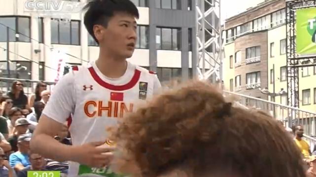 中国队|11分完胜！中国女篮拼下生死战，击败世界第1，世界杯昂首出线
