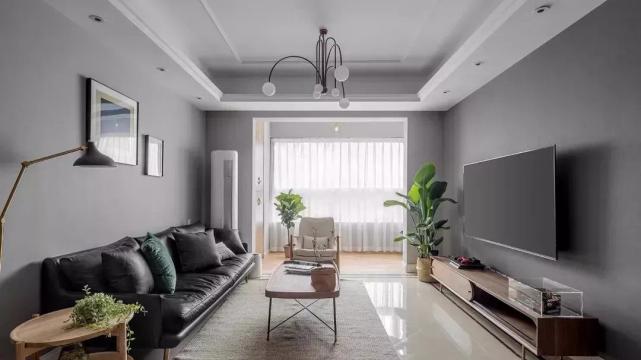 112平三居室既能充分增加储物，又能实现女主人的植物乐园梦