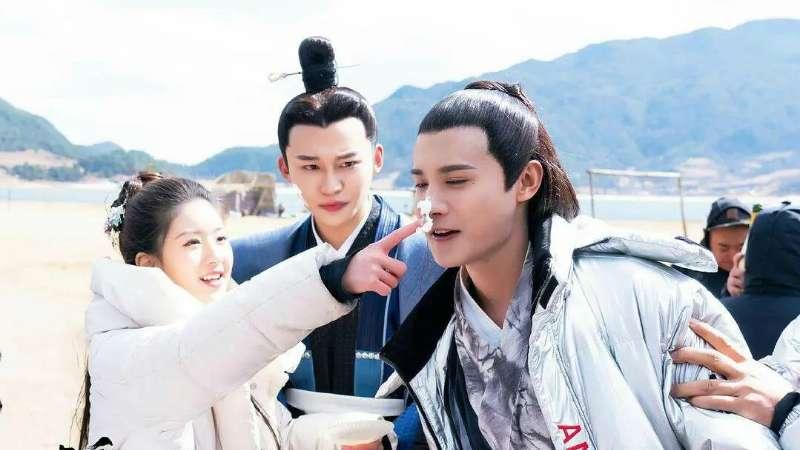 赵露思|拍摄《三千鸦杀》时候赵露思被蒋依依艳压！