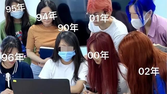 00后|私企“工作照”火了，诠释90后和00后的工作态度，网友：人间真实