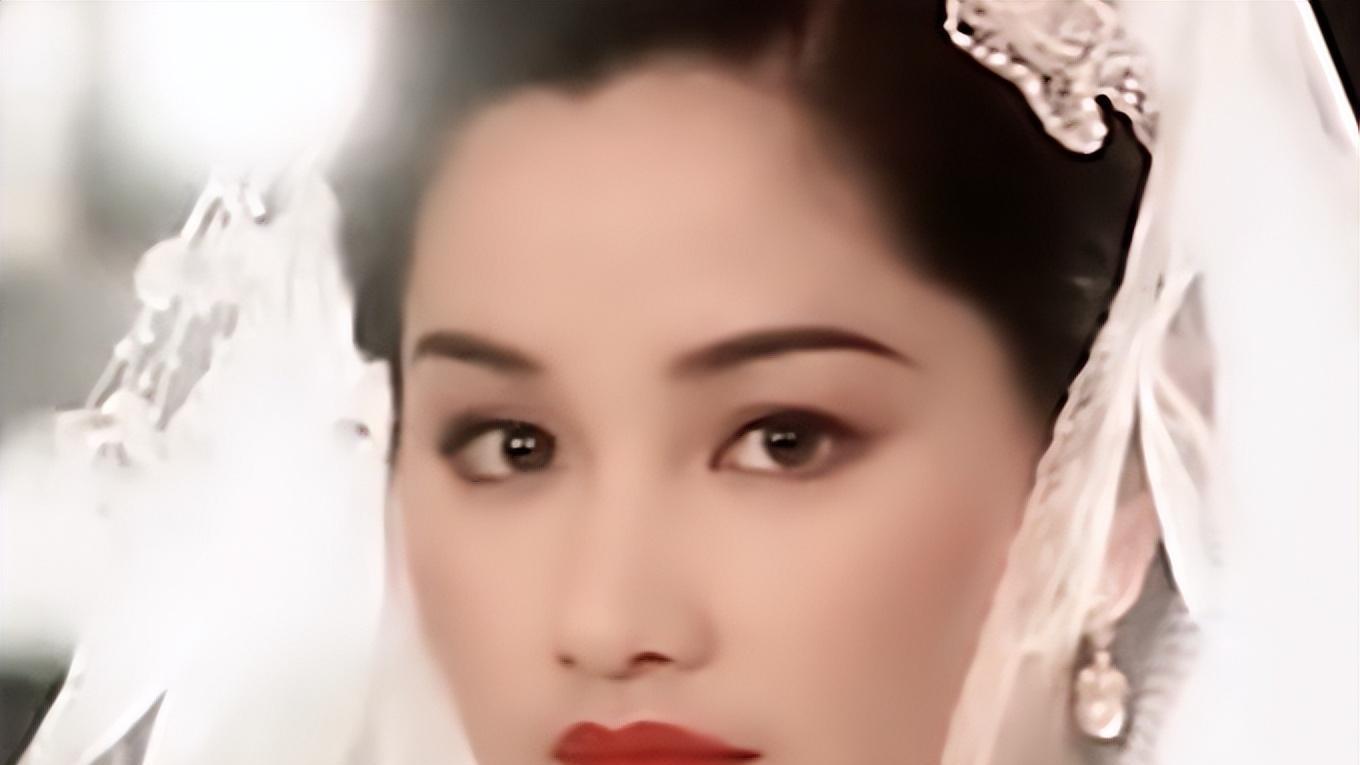 鞠婧祎|51岁瞿颖移居泰国近况！全身黝黑变化大，住豪宅打网球生活悠闲