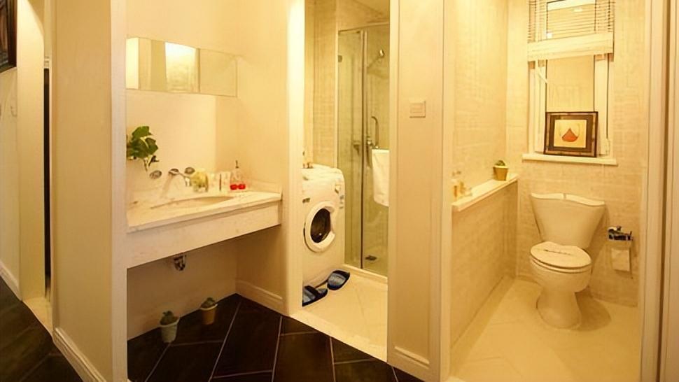 卫生间没窗户，异味太大怎么办？看看日本怎么做的，太佩服了！