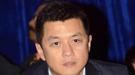 许多|年轻时候帅气，步入中年之后却变了一副模样的艺人都有哪些？