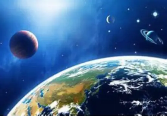 地球自转的能量是从哪里来的？为何地球重达60万亿亿吨却不会坠落？