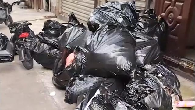 浙江省|浙江一女孩租房变垃圾堆，房东进门被熏吐瞬间气炸：清理出30多袋