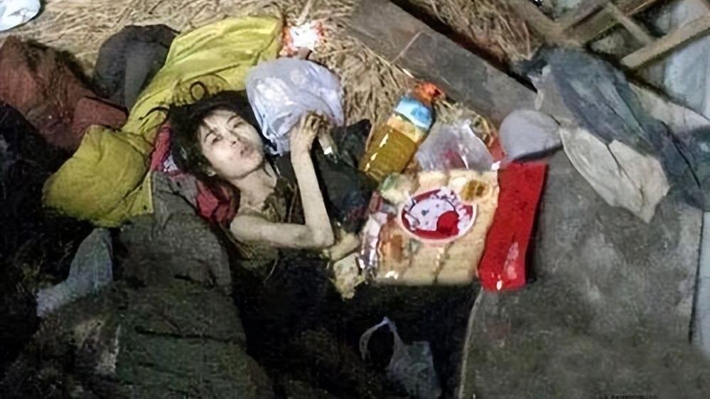 回顾：18岁校花因早恋怀孕，被父母囚禁地窖5年，获救时身无寸缕