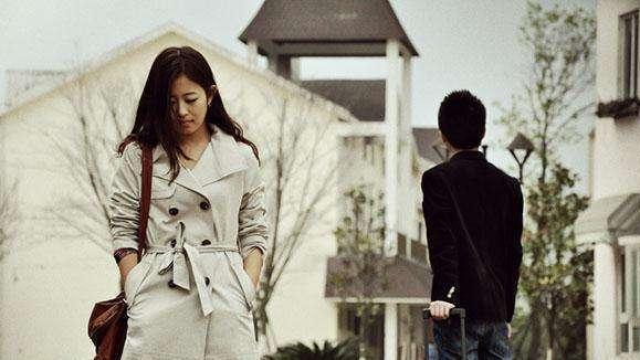 男子闪婚后离婚起诉女方返还20万彩礼，法院认为女方行为违法