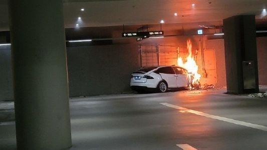 韩国特斯拉车祸致死案将开庭 代驾司机：车是自己动的