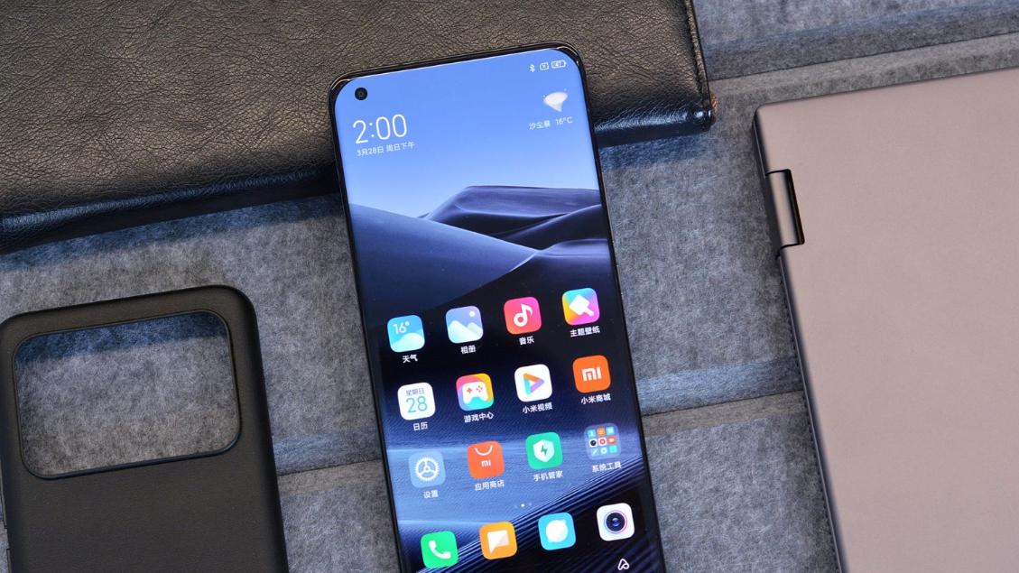 小米科技|小米旗舰“半价”清仓，IP68防水+陶瓷机身，米粉终于等到了