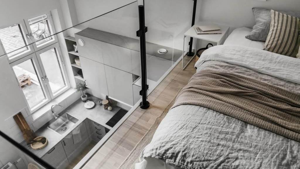 北京女生独居26㎡公寓，用层高隔断做卧室，温馨感满满，超舒适