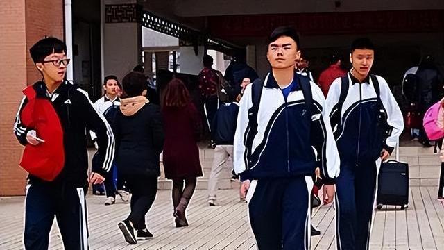 清华大学|清华学生毕业后都去哪了？体制内占大半，还有1个被称神仙单位