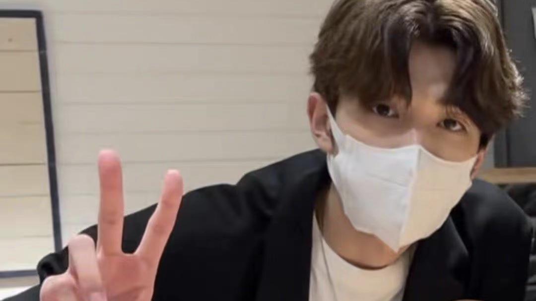 选秀|两年前的选秀顶流，怎么糊到去街边摆摊了？