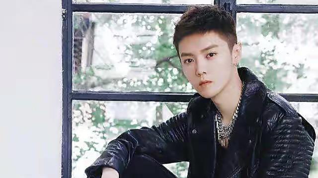 鹿晗|鹿晗连夜意外登上热搜，全靠同行衬托！网友：果真是鲜肉中的清流