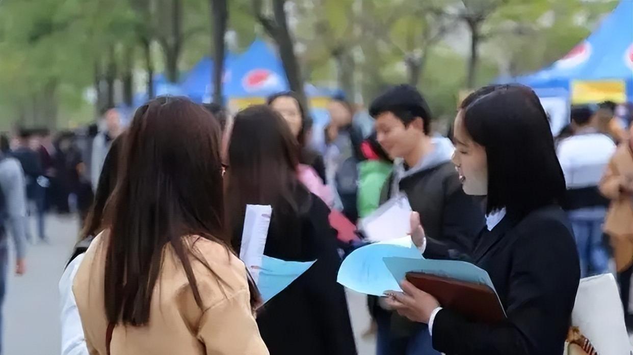 00后|00后大学生青睐的“新兴职业”，哄睡师月入3万，这些都收入颇丰