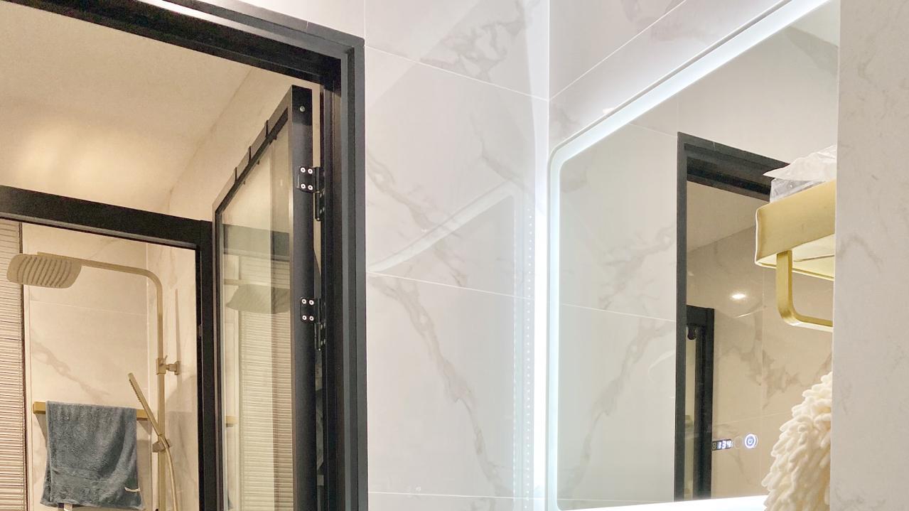 洗手盆周边发霉怎么办？教你一招：不用换玻璃胶，霉斑自动消失